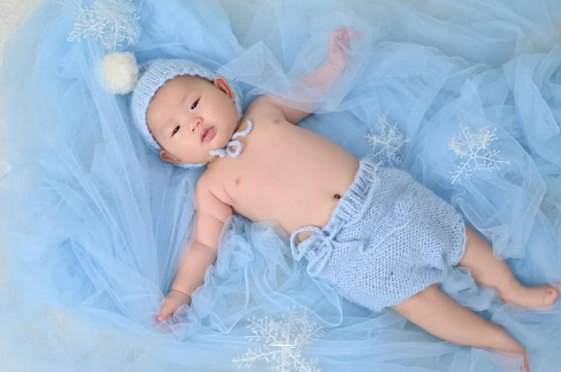 伊犁哈萨克宝宝大便黄白色 伊犁哈萨克宝宝大便黄白色